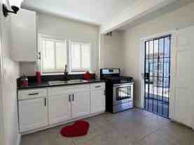 LB1209 - Photo 1 of 1