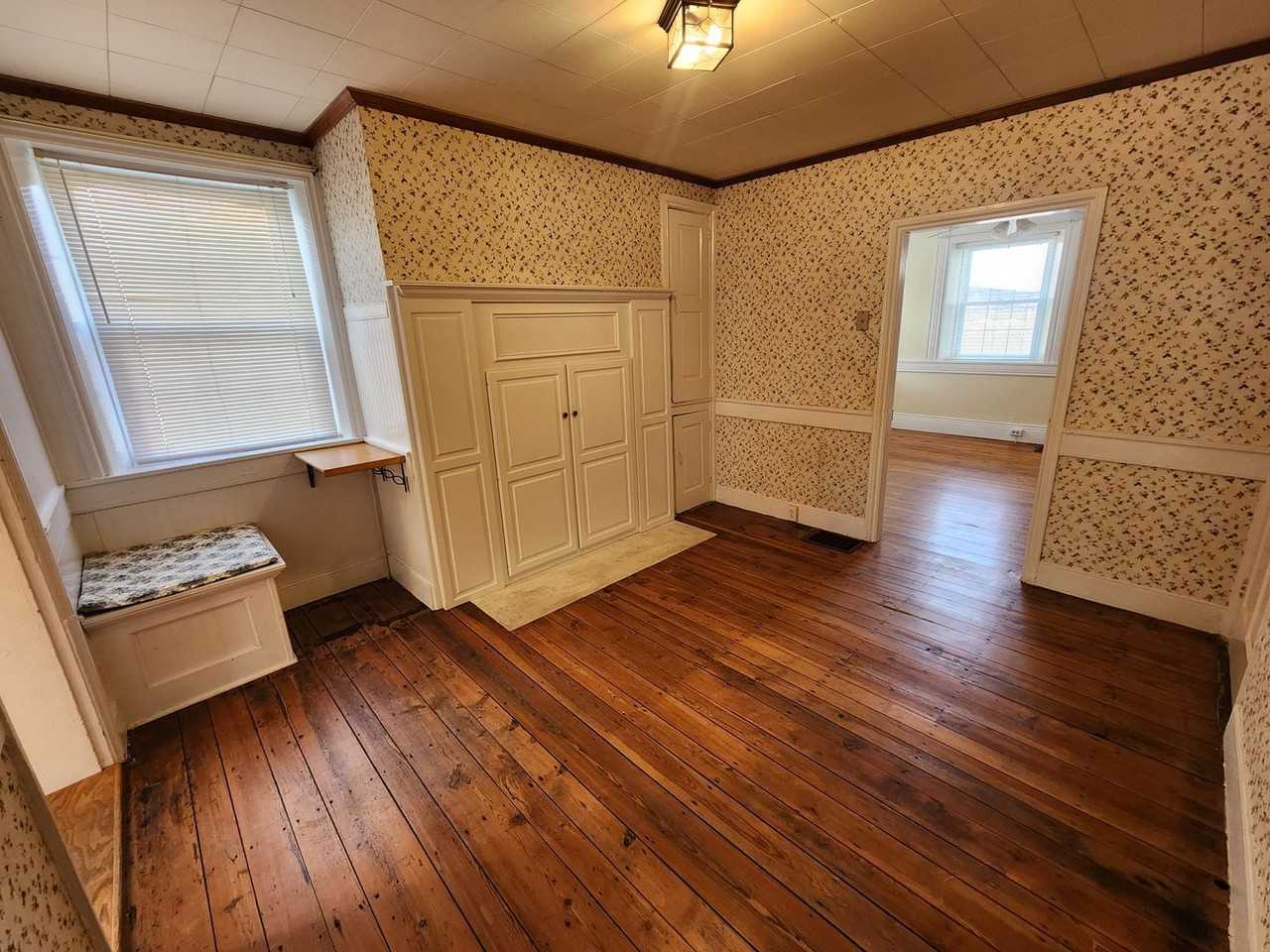 2693 Brooklyn Rd S - Photo 6 of 26