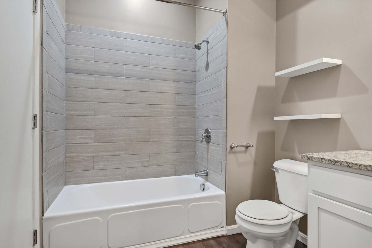 2097 Columbus Rd - Photo 3 of 19