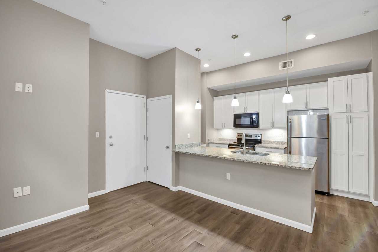 2097 Columbus Rd - Photo 4 of 19