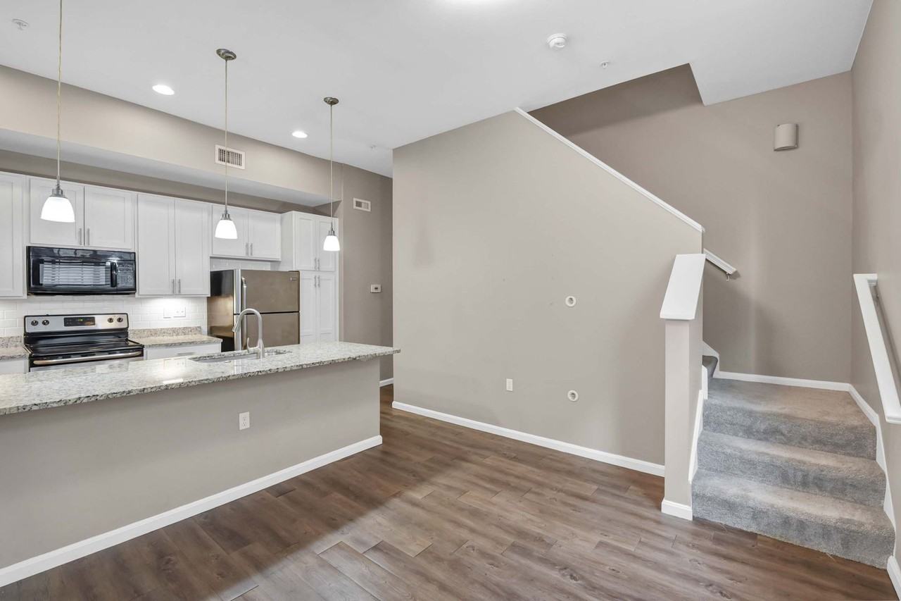 2097 Columbus Rd - Photo 5 of 19