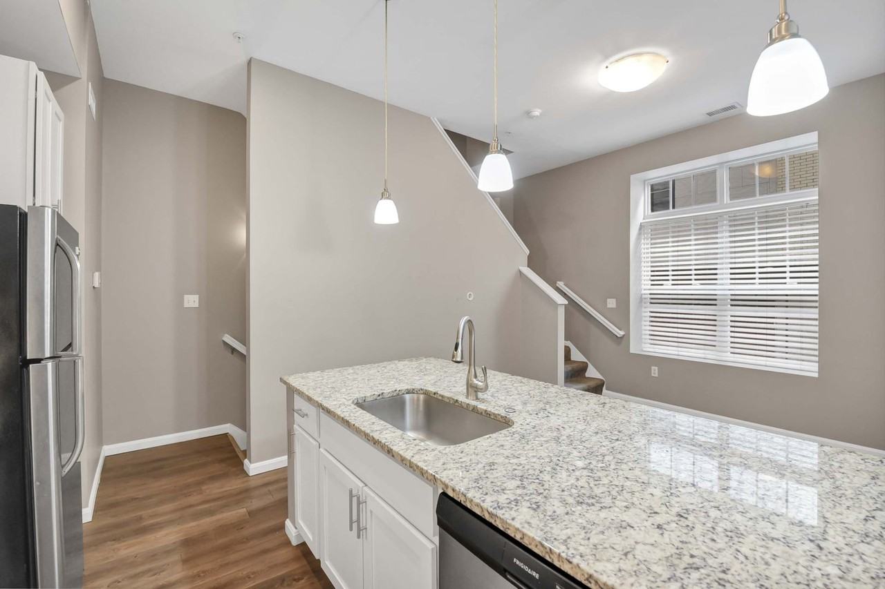 2097 Columbus Rd - Photo 7 of 19