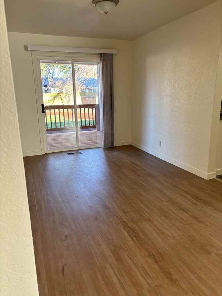 3131 Chester Ave Ne - Photo 6 of 17