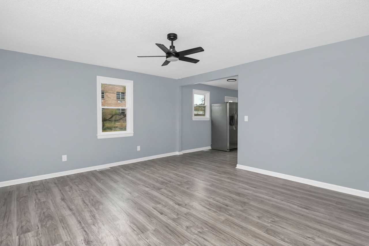 3001 Truman St - Photo 5 of 29