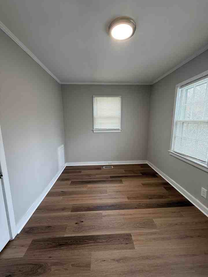 204 Gary Ave - Photo 5 of 14