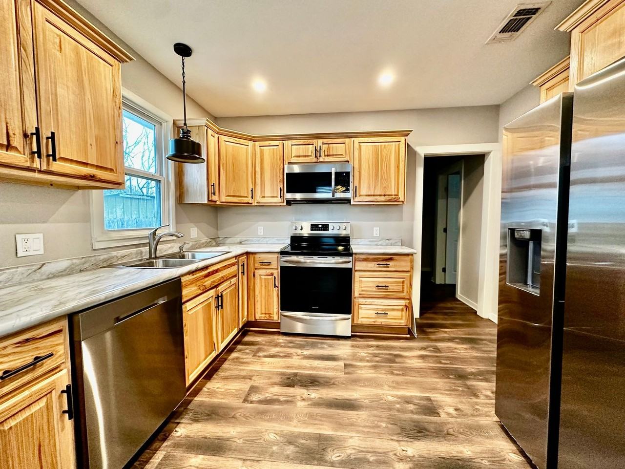 213 Palmer St - Photo 5 of 12