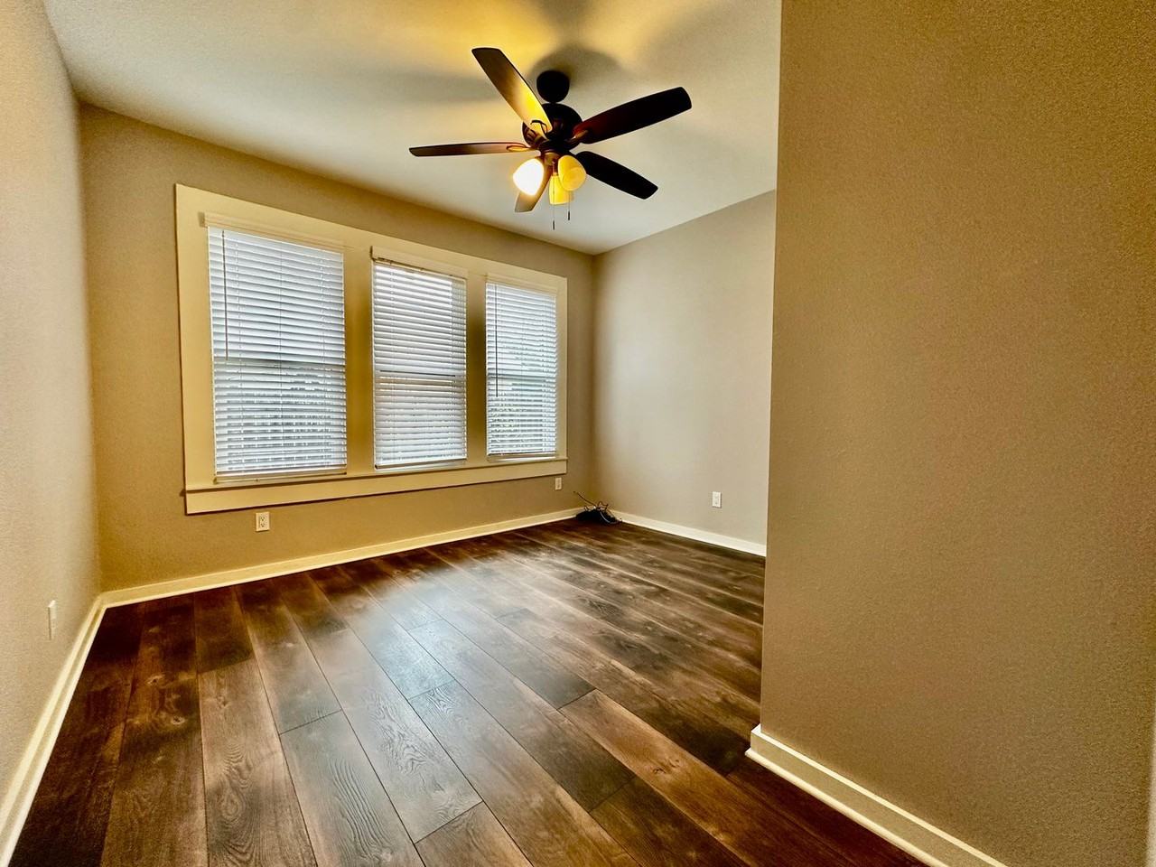 213 Palmer St - Photo 7 of 12