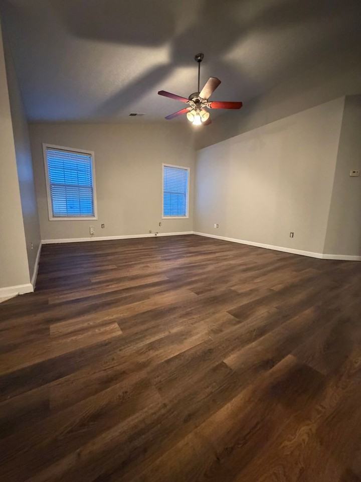 2412 Prescott Ln - Photo 4 of 23