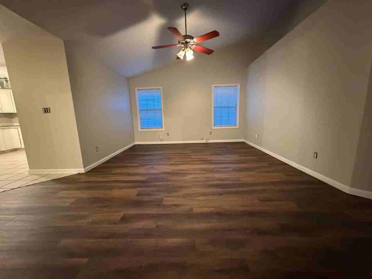 2412 Prescott Ln - Photo 5 of 23