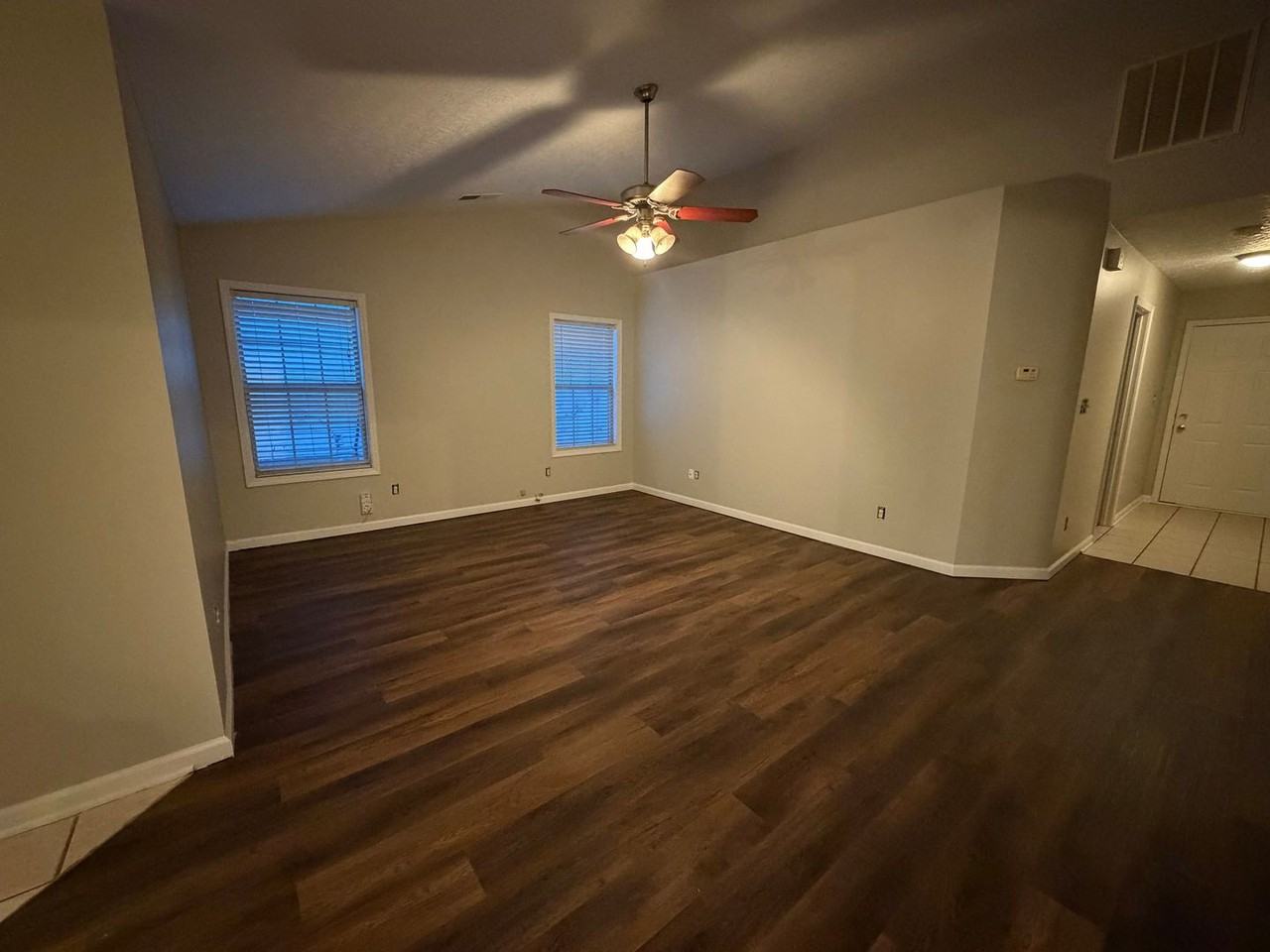 2412 Prescott Ln - Photo 6 of 23