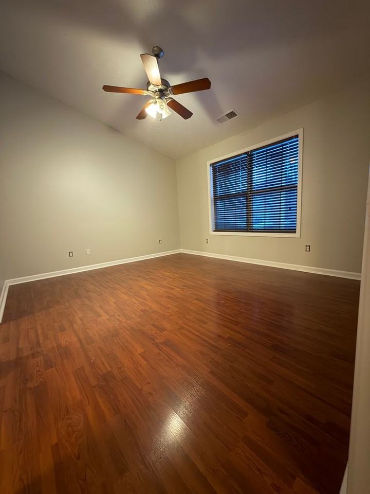 2412 Prescott Ln - Photo 7 of 23