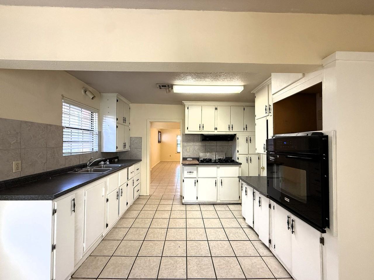 1800 Sw 15th St - Photo 6 of 21