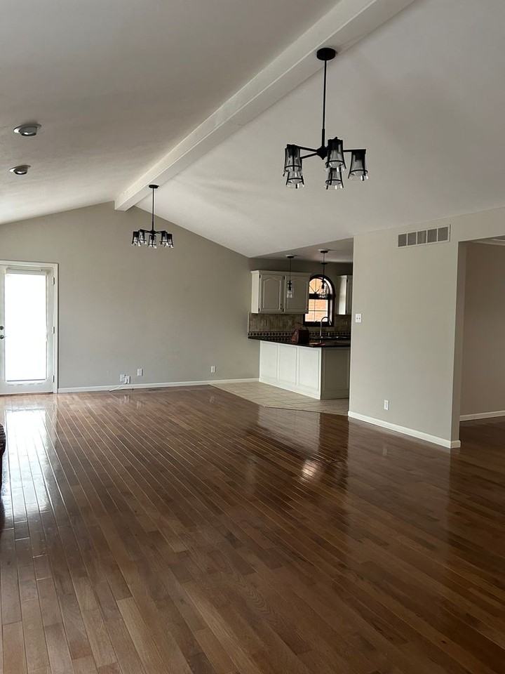 9 Barrett Dr - Photo 3 of 24