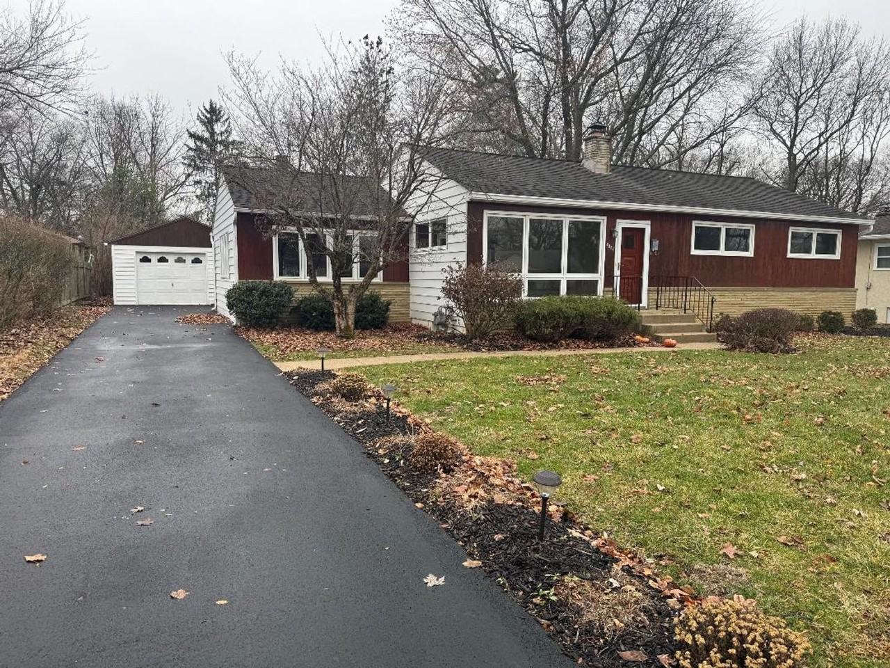 2527 Wickliffe Rd - Photo 2 of 24