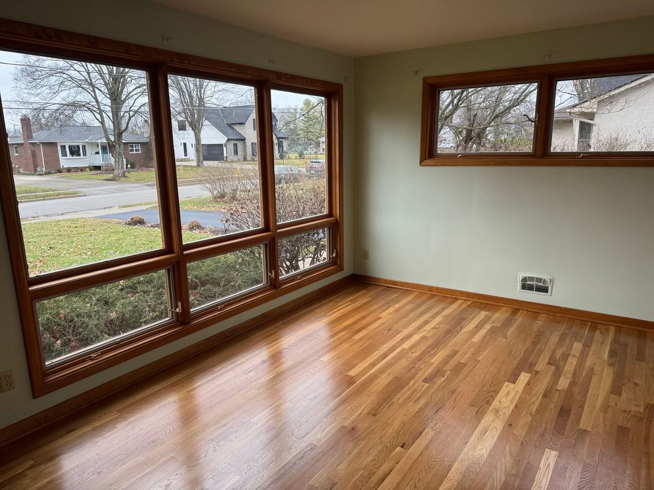 2527 Wickliffe Rd - Photo 6 of 24