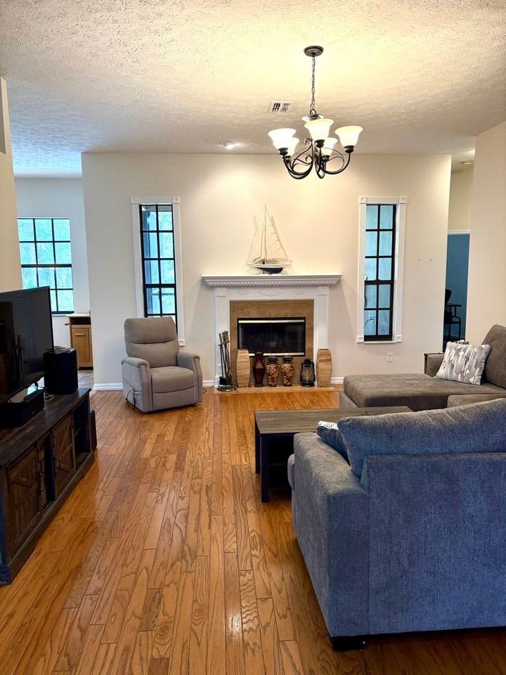 7964 Roundelay Dr - Photo 3 of 21