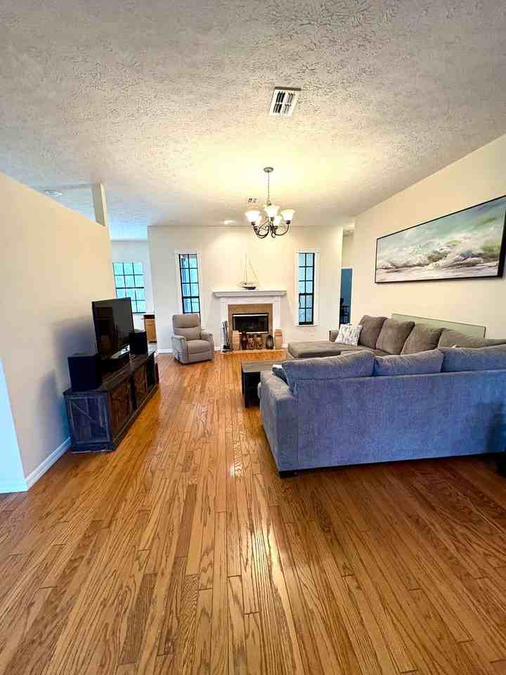 7964 Roundelay Dr - Photo 4 of 21