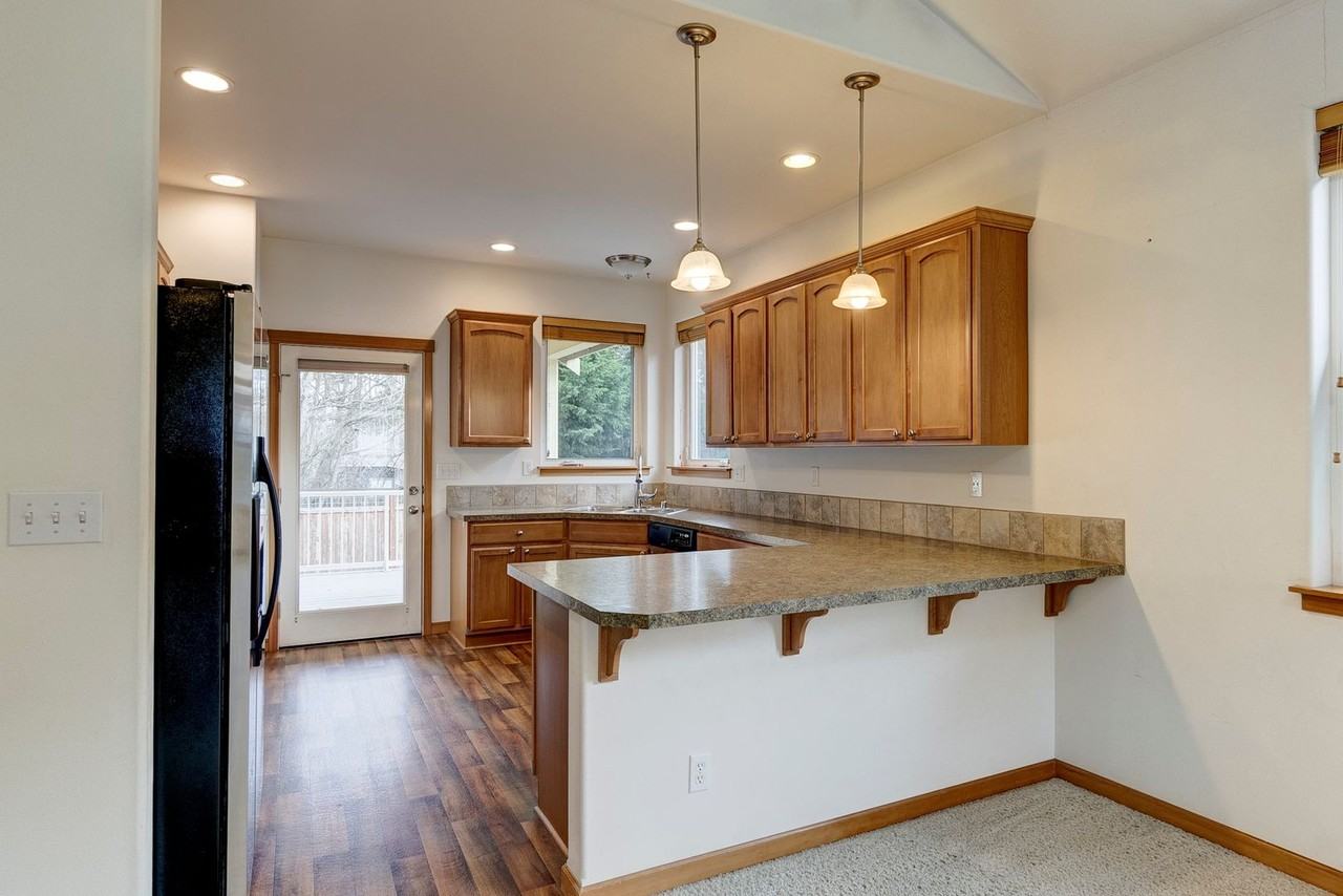 2881 Sw Berwick Dr - Photo 2 of 28