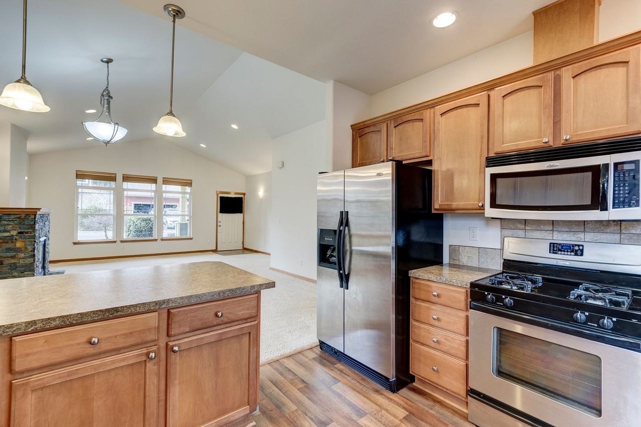 2881 Sw Berwick Dr - Photo 5 of 28