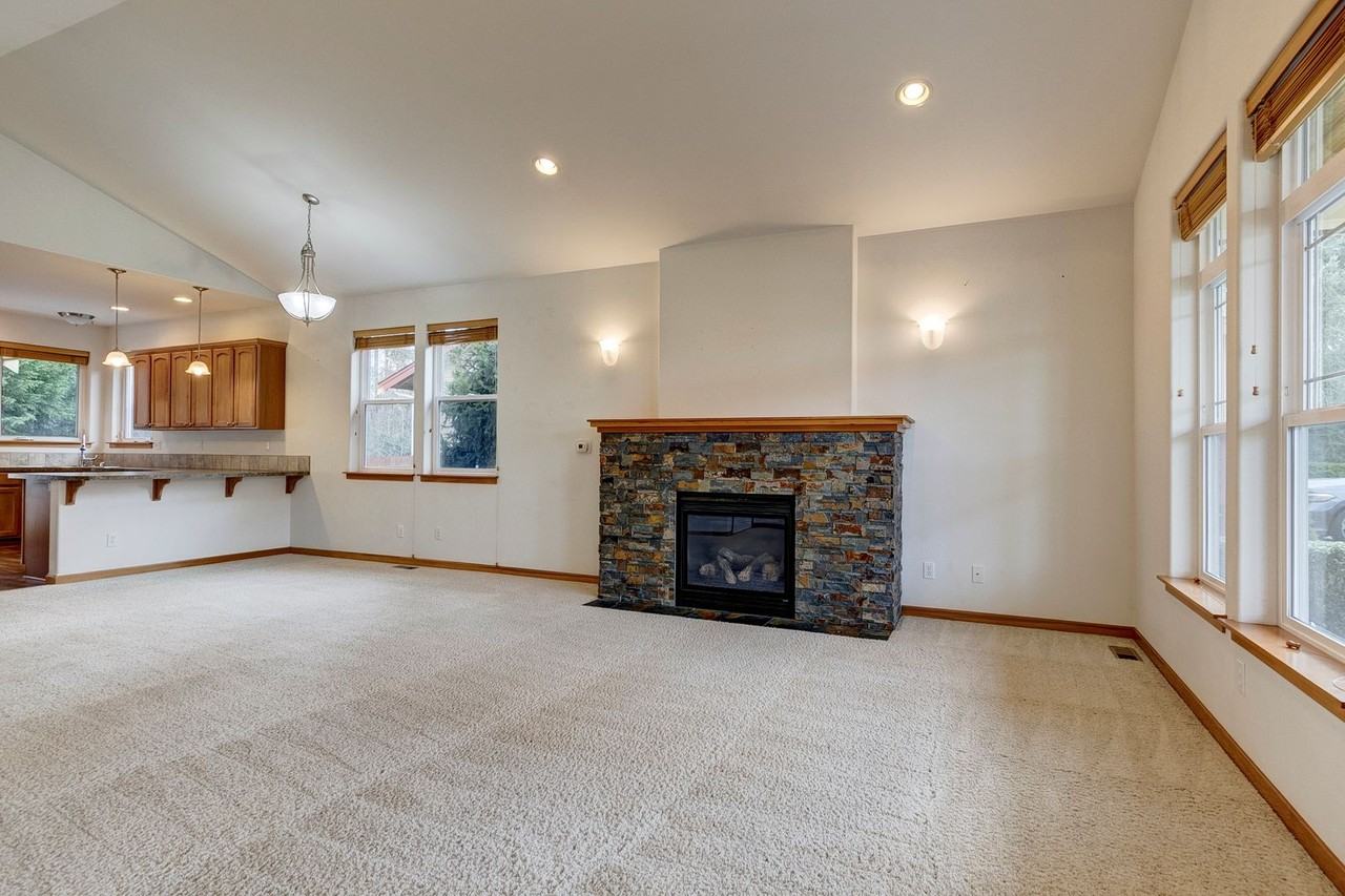 2881 Sw Berwick Dr - Photo 6 of 28