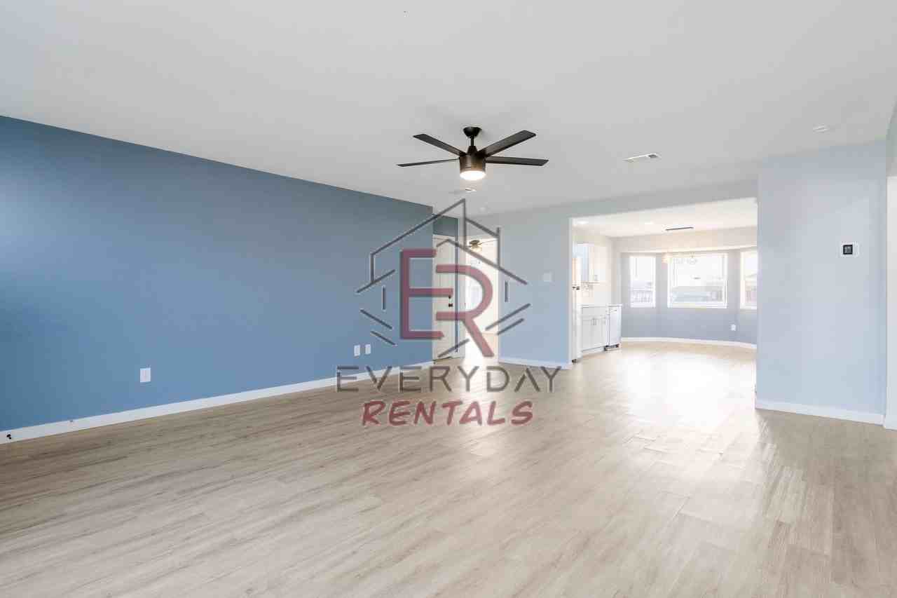 4506 Windcrest Dr - Photo 3 of 15