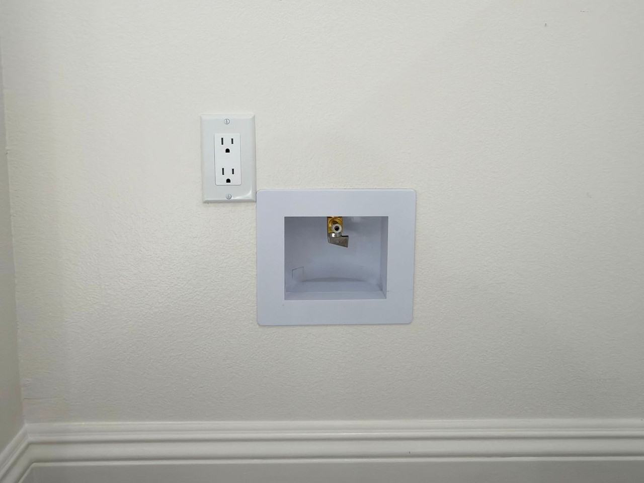 5970 Locust Ave #A - Photo 5 of 15