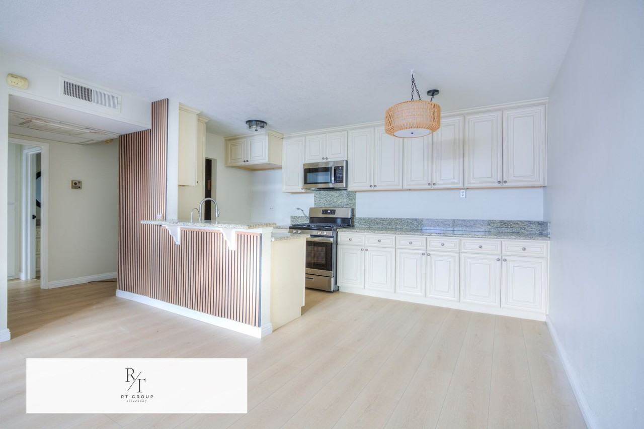 421 S La Fayette Park Pl #624 - Photo 5 of 18