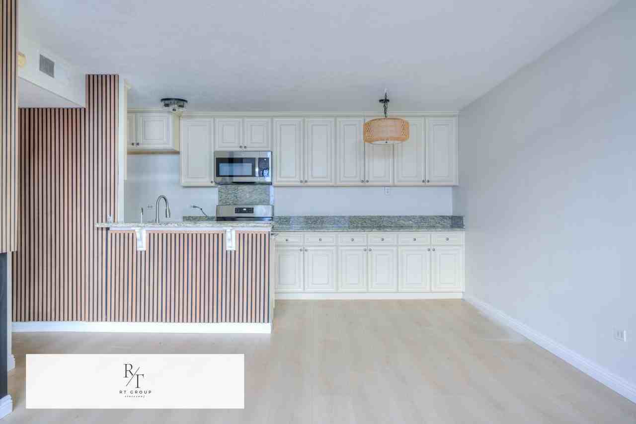 421 S La Fayette Park Pl #624 - Photo 6 of 18