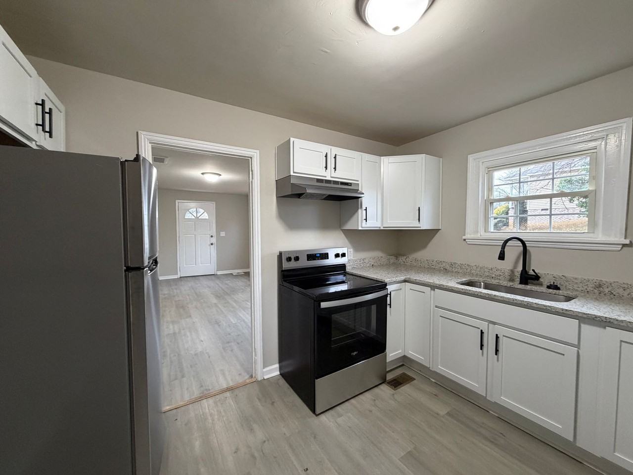 1717 Gordon Ave - Photo 7 of 15