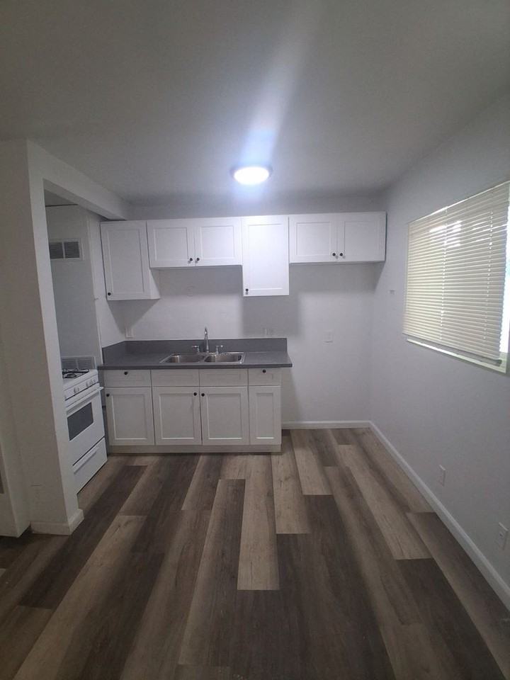 501 N Avenue 50 - Photo 7 of 10