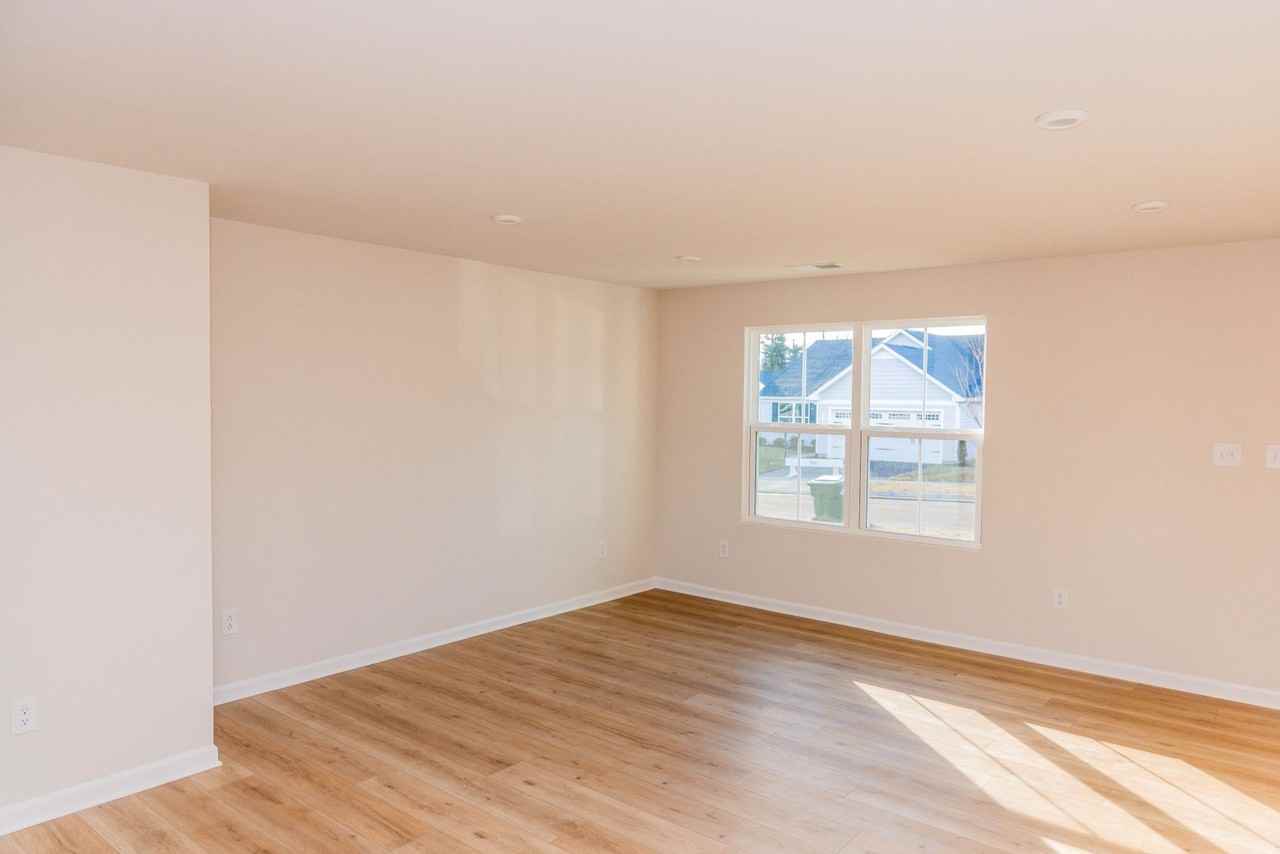 327 White Bridge Rd - Photo 2 of 31