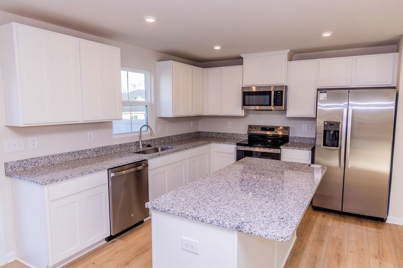 327 White Bridge Rd - Photo 6 of 31