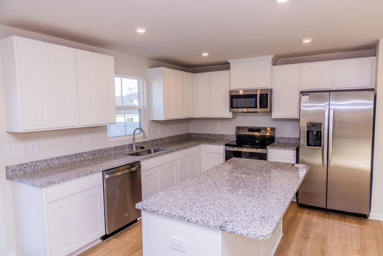 327 White Bridge Rd - Photo 7 of 31