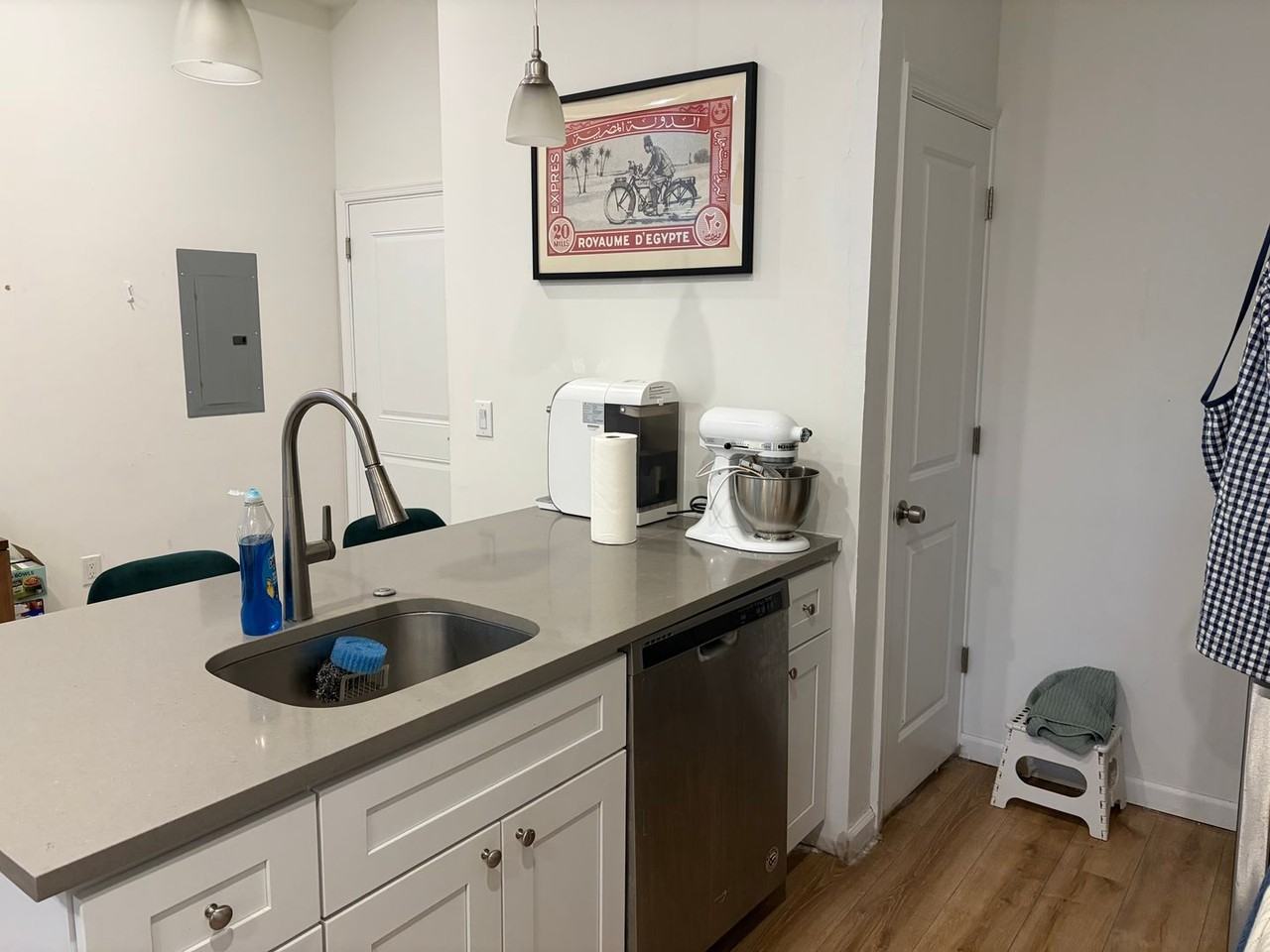 737 S 4th St - Photo 2 of 15