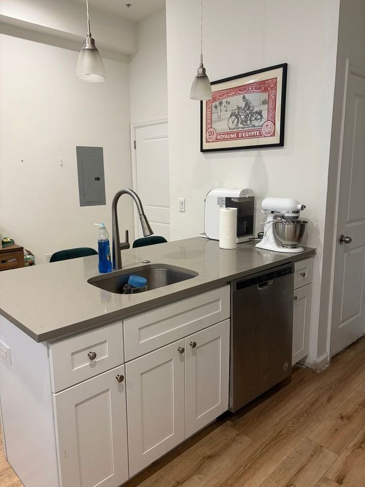 737 S 4th St - Photo 4 of 15