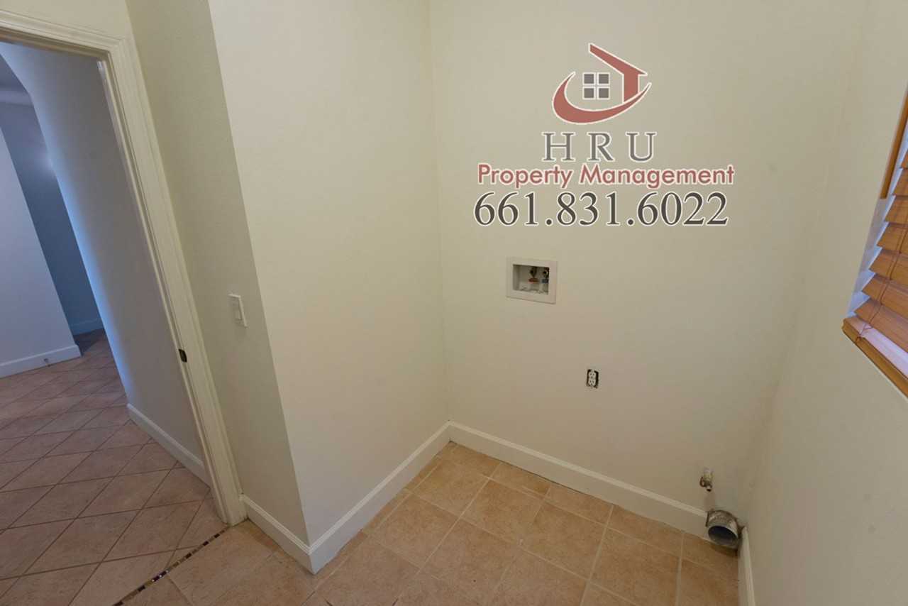 9503 River Oaks Dr - Photo 7 of 24