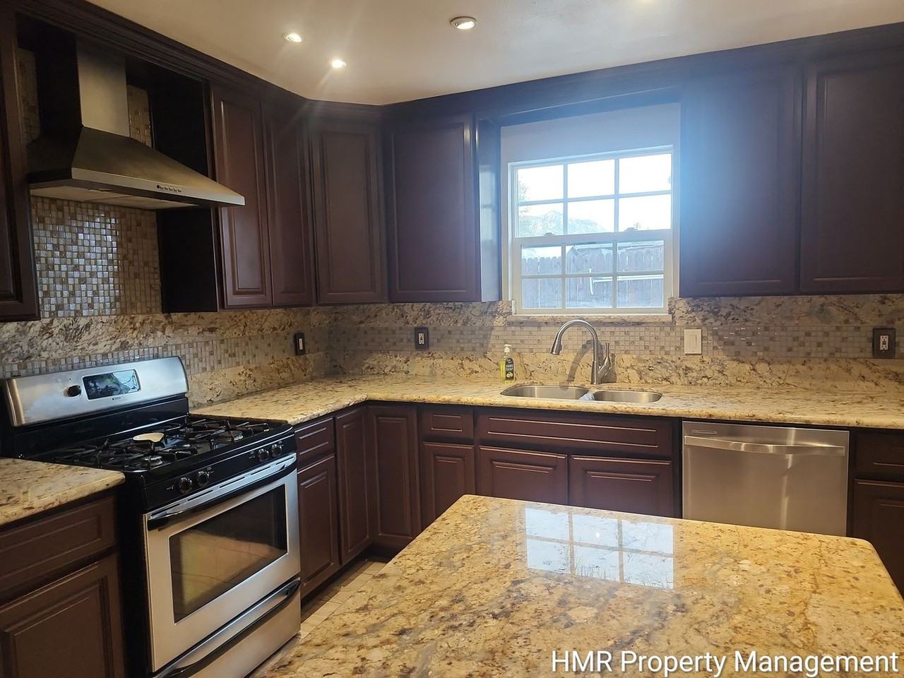 11413 Morning Star Ln - Photo 3 of 35