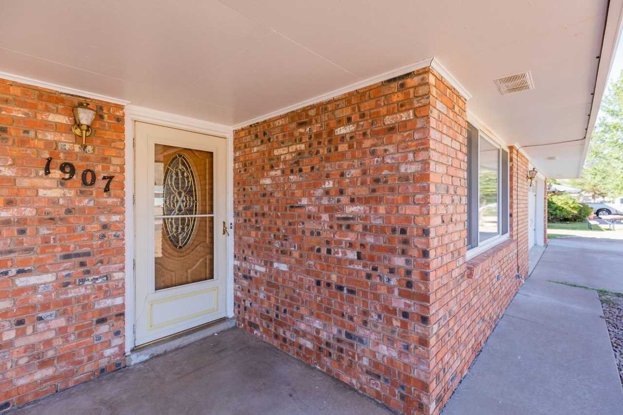 1907 Scenic Dr - Photo 2 of 50