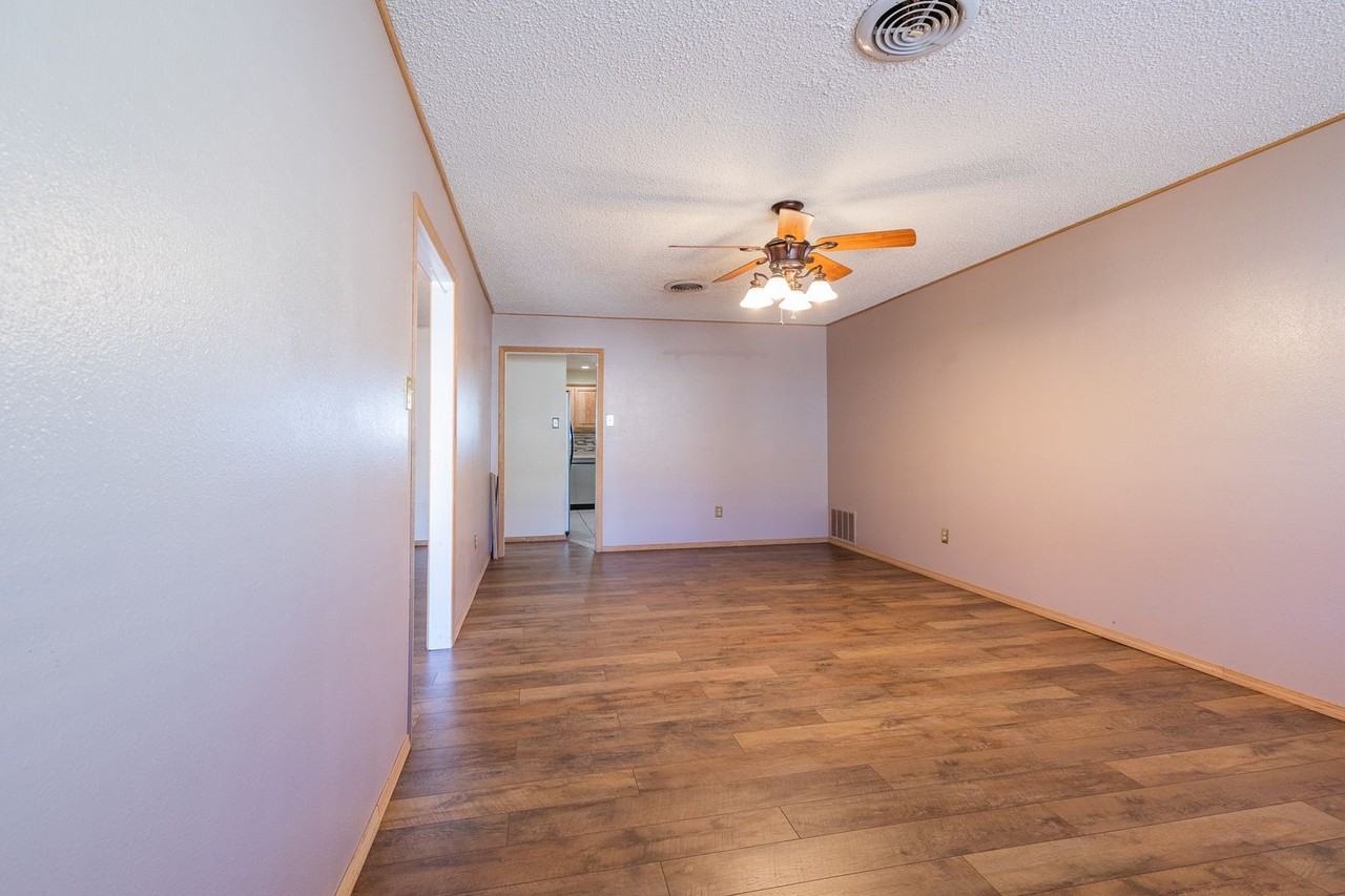 1907 Scenic Dr - Photo 6 of 50