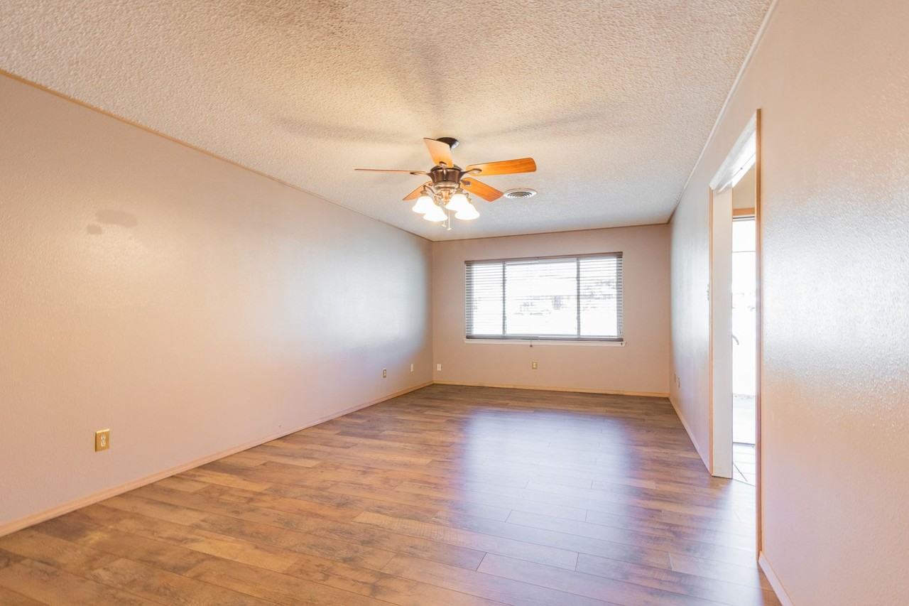 1907 Scenic Dr - Photo 7 of 50