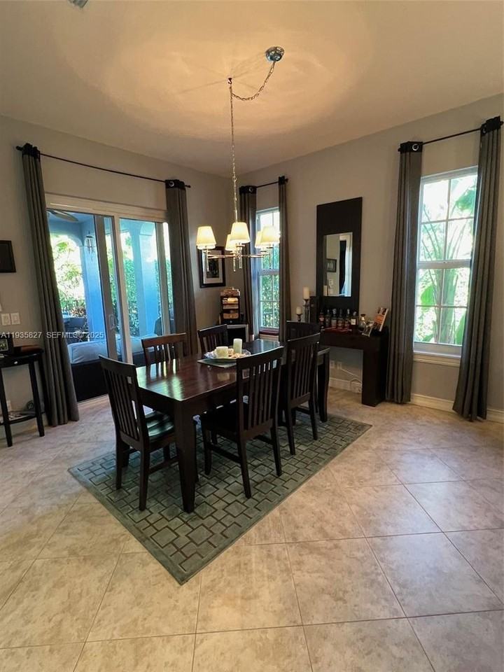 184 W Bay Cedar Cir - Photo 3 of 13