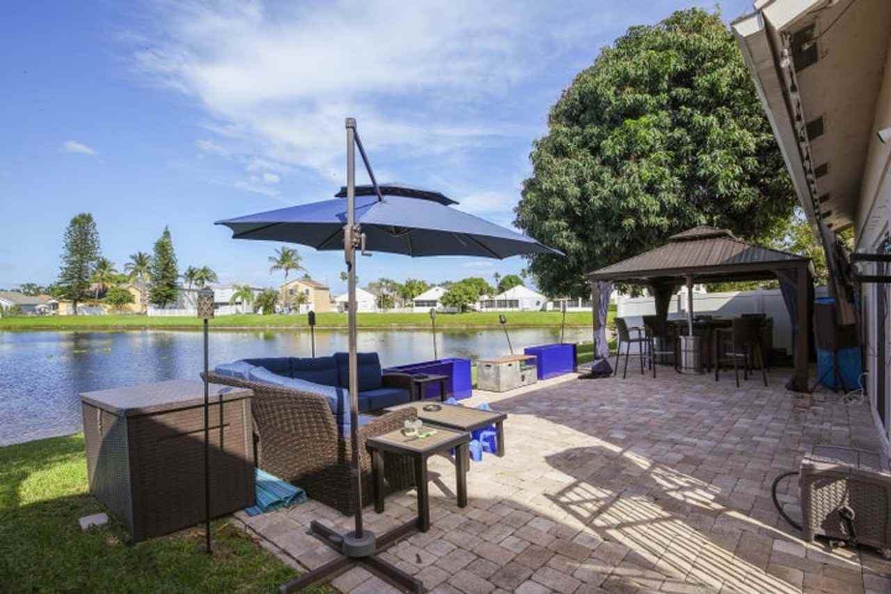 3875 Circle Lake Dr - Photo 2 of 21