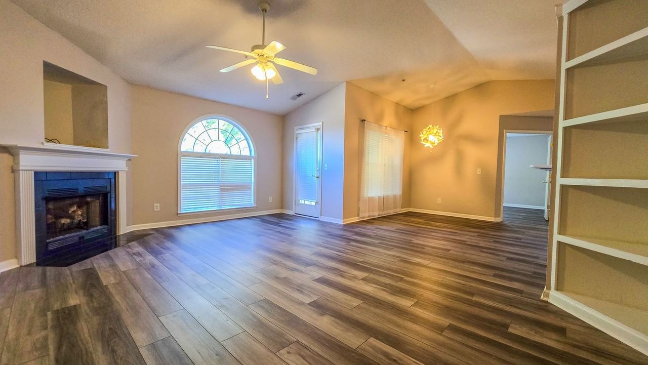 932 Scholastic Ct - Photo 2 of 13