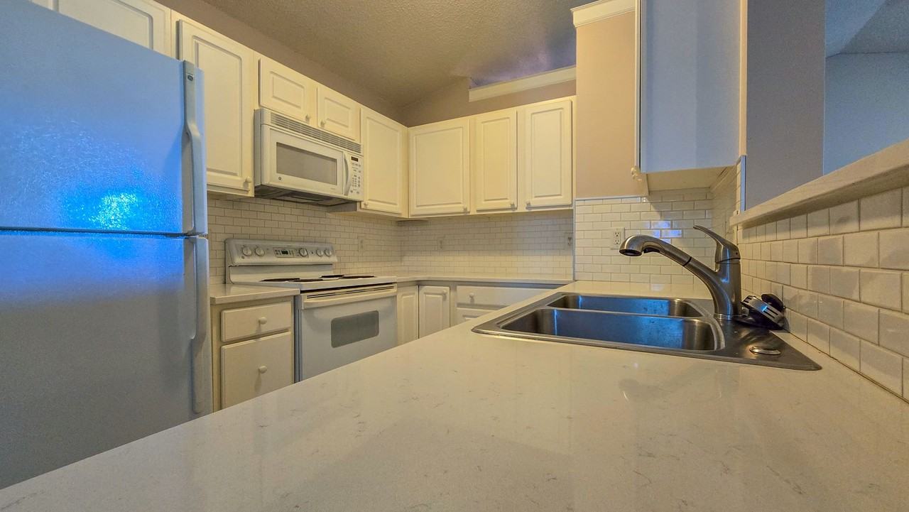 932 Scholastic Ct - Photo 6 of 13