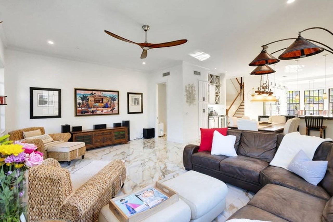 301 Del Sol Cir - Photo 5 of 15