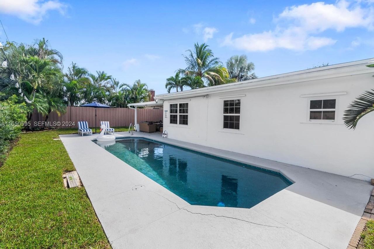 3255 Florida Blvd - Photo 2 of 22