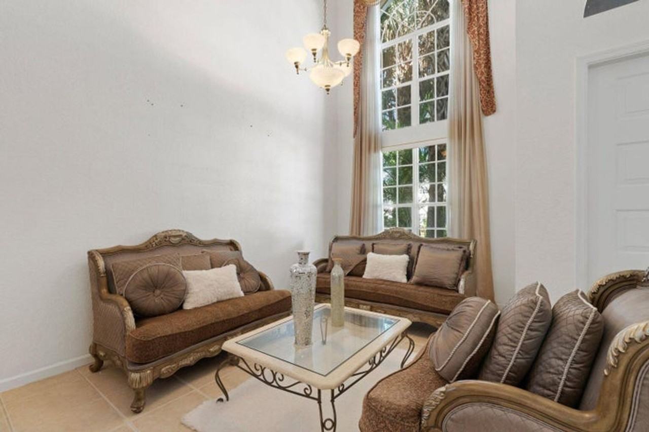 315 Berenger Walk - Photo 4 of 15