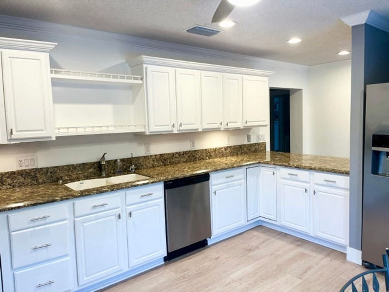 2631 Sw 4th St - Photo 2 of 14