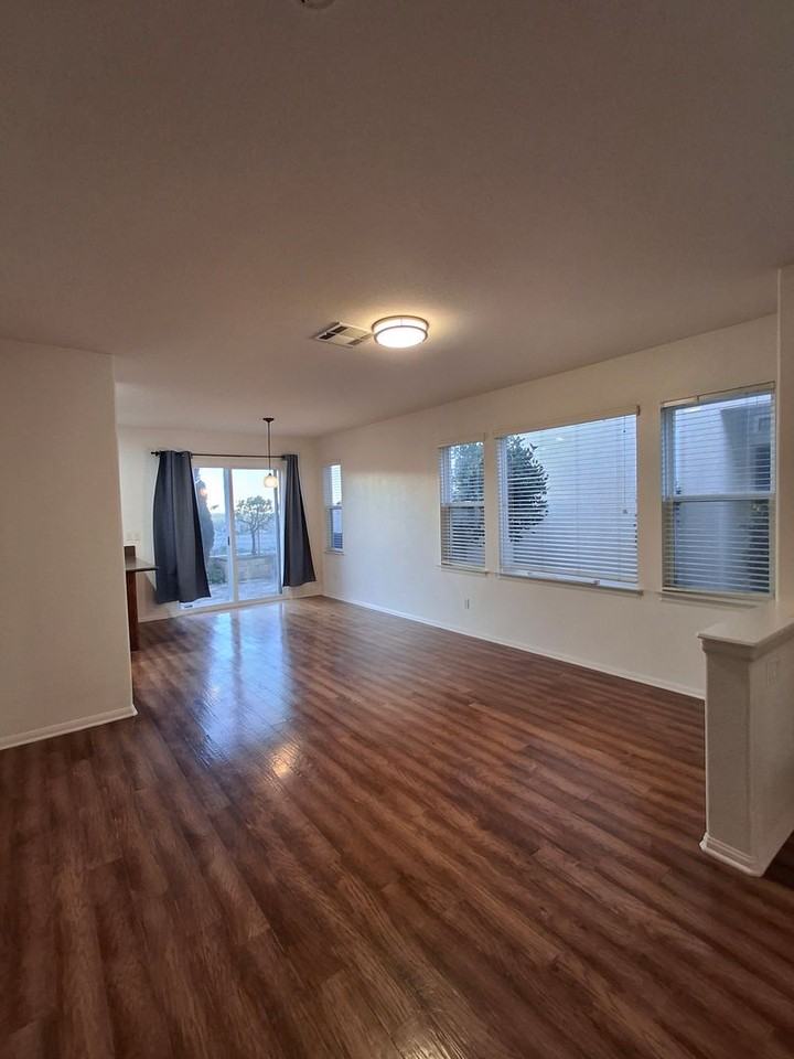 10330 Scripps Poway Pkwy #32 - Photo 3 of 16