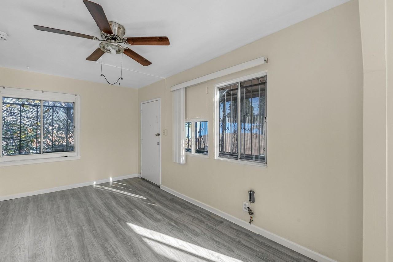 10627 1/2 S Vermont Ave - Photo 7 of 17